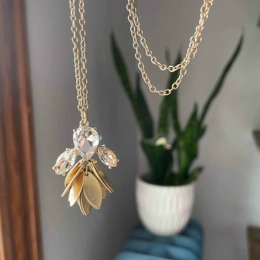 ✨ J.Crew Gold Crystal Petal Pendant Necklace – NWT